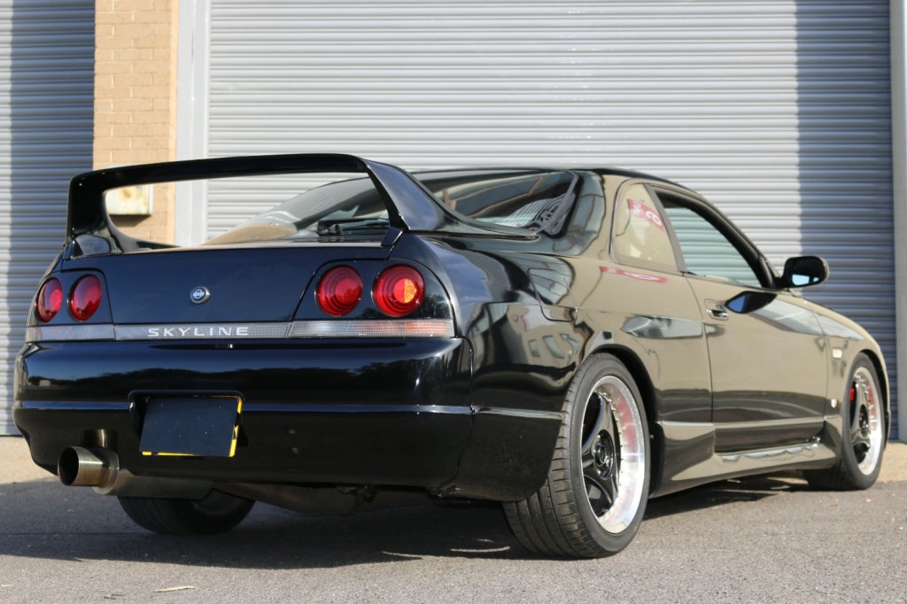 NISSAN SKYLINE