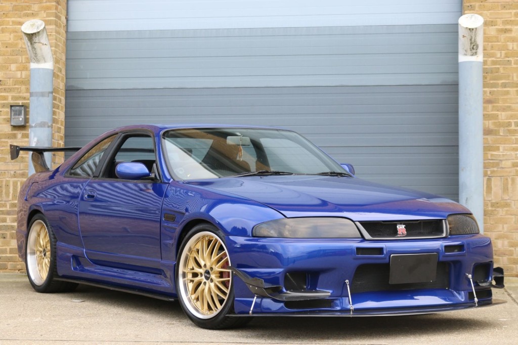 NISSAN SKYLINE