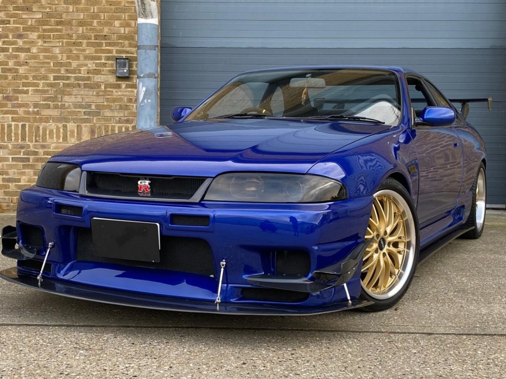 NISSAN SKYLINE