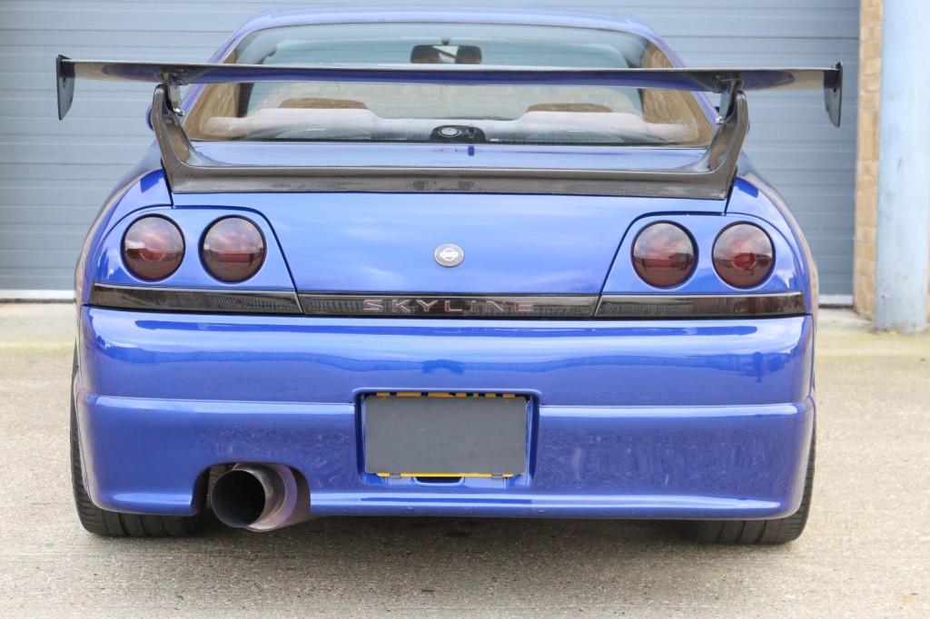 NISSAN SKYLINE