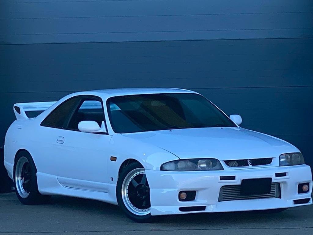 View NISSAN SKYLINE Stunnig R33 GTST RUSTFREE UNWELDED EXAMPLE R33 GTR LOOKS AND TOTALLY MINT CONDITION