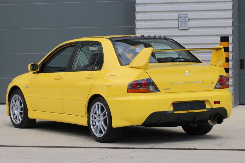 MITSUBISHI LANCER