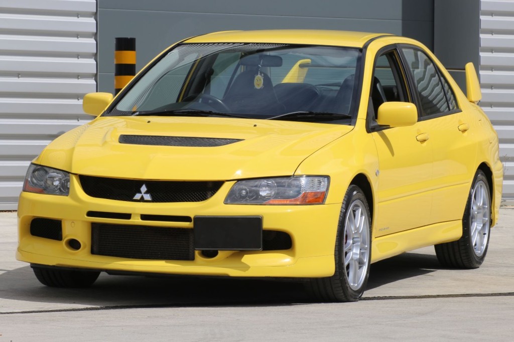 MITSUBISHI LANCER