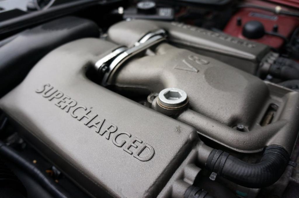 JAGUAR XKR