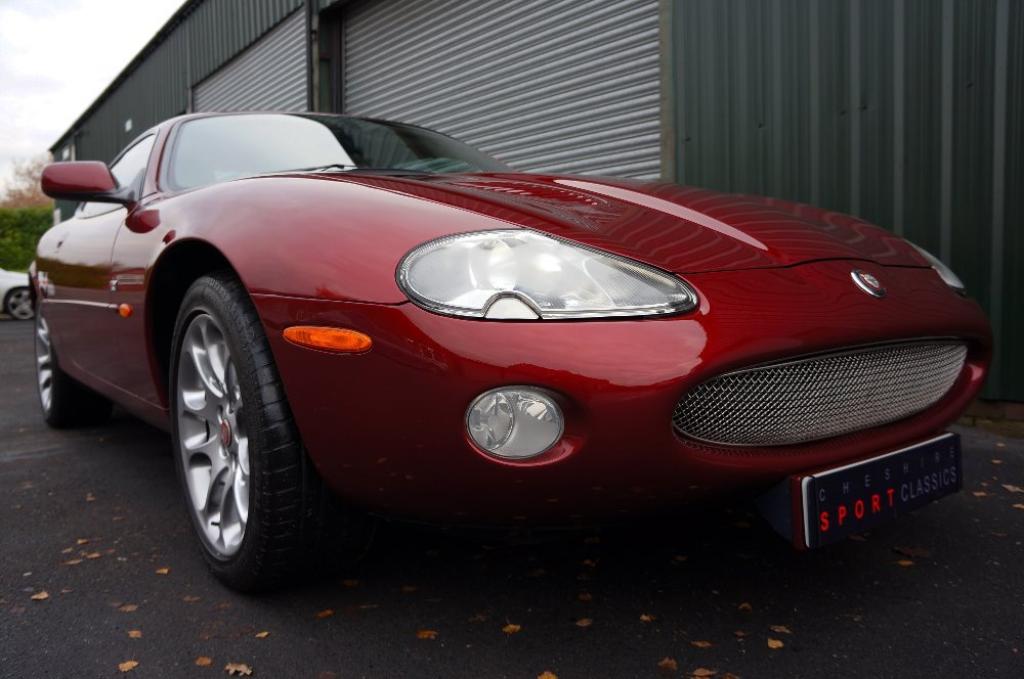 JAGUAR XKR
