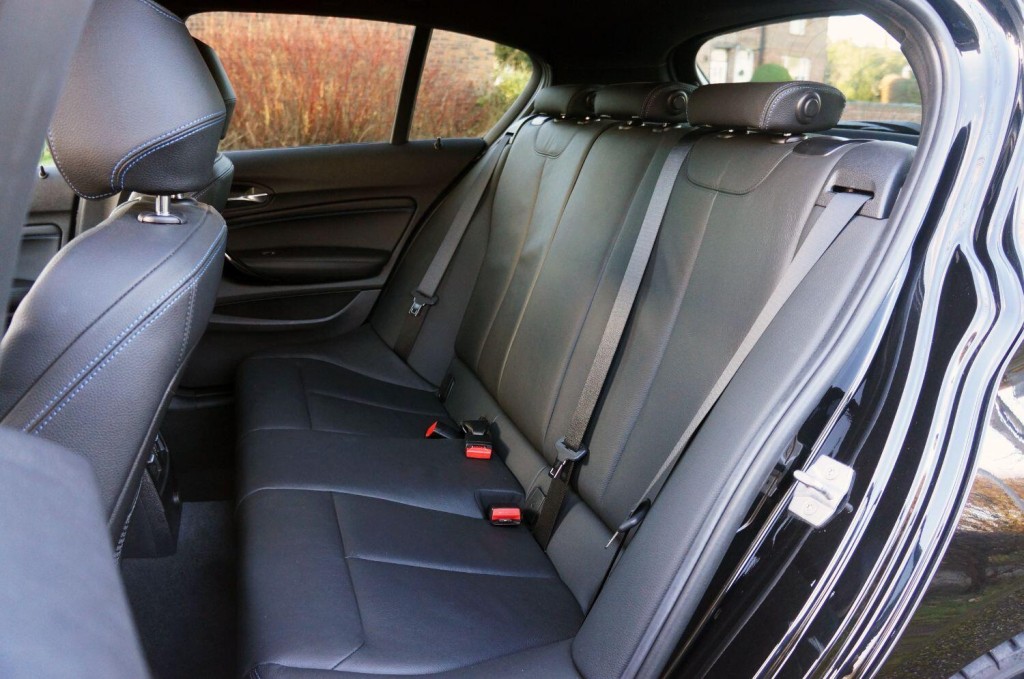 BMW 1 SERIES
