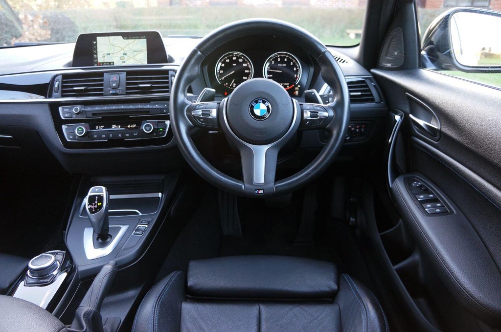 BMW 1 SERIES