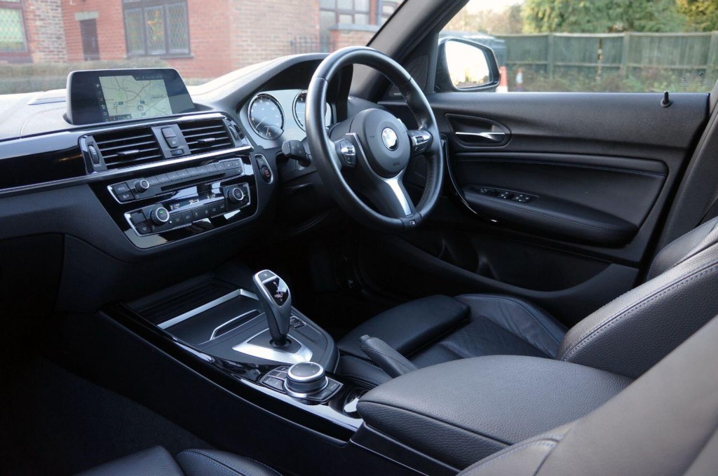 BMW 1 SERIES