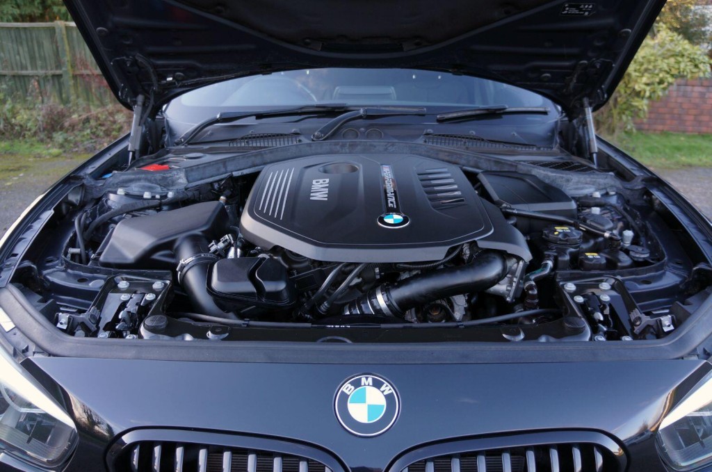 BMW 1 SERIES