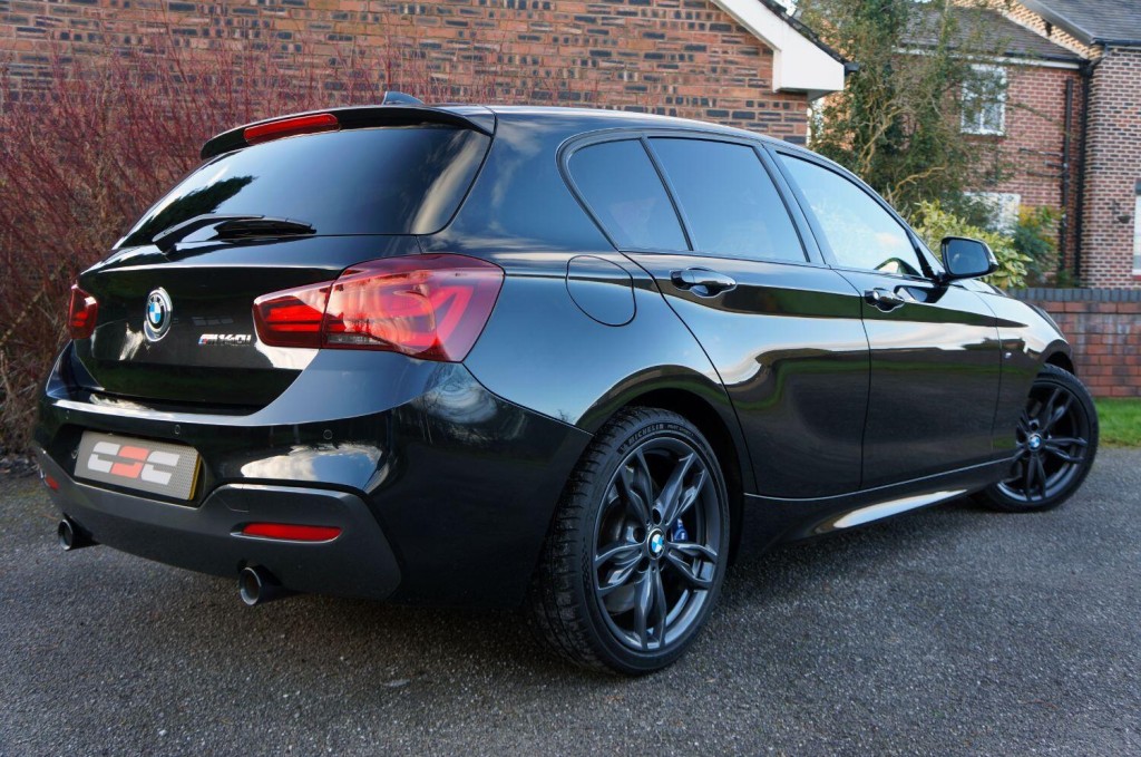 BMW 1 SERIES