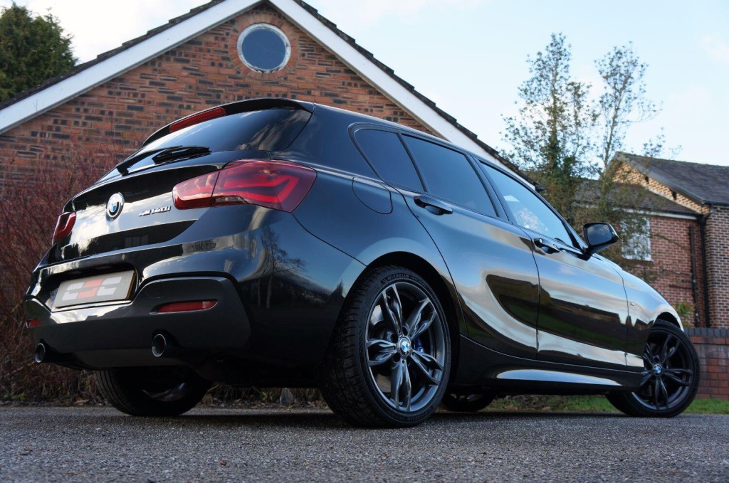 BMW 1 SERIES