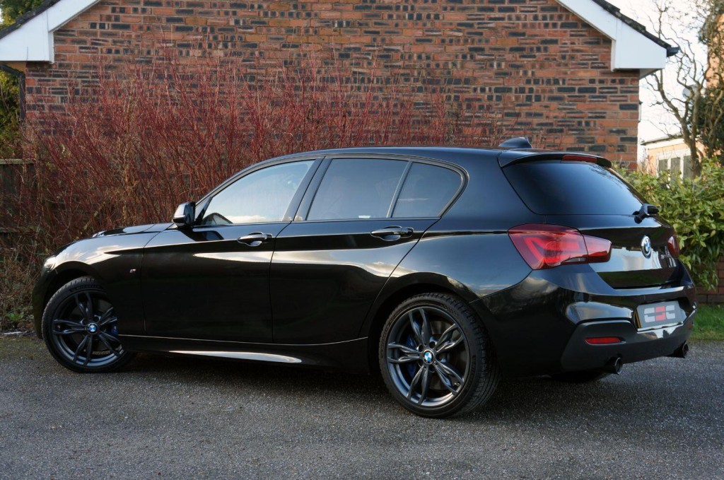 BMW 1 SERIES