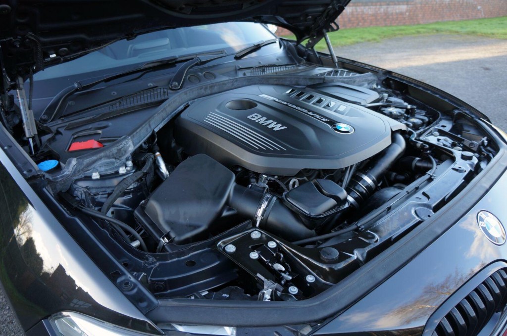 BMW 1 SERIES