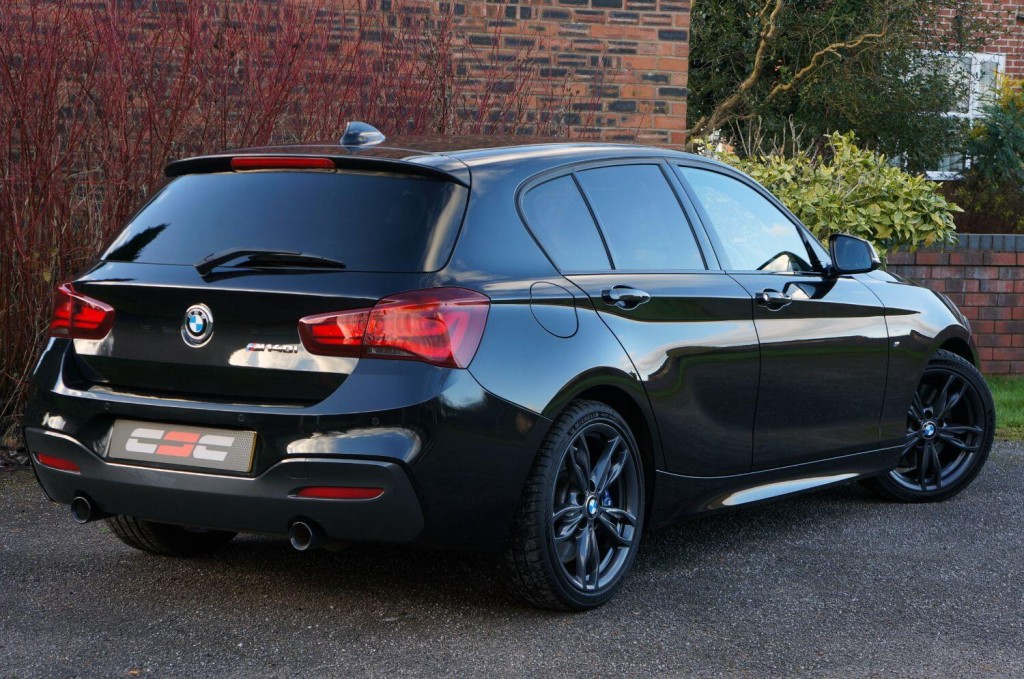 BMW 1 SERIES