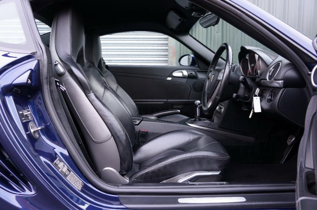 PORSCHE CAYMAN