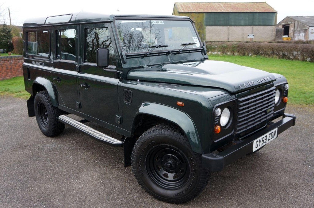 LAND ROVER DEFENDER