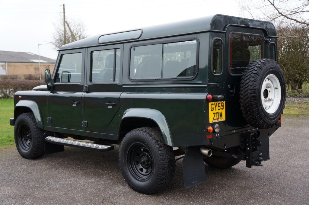 LAND ROVER DEFENDER
