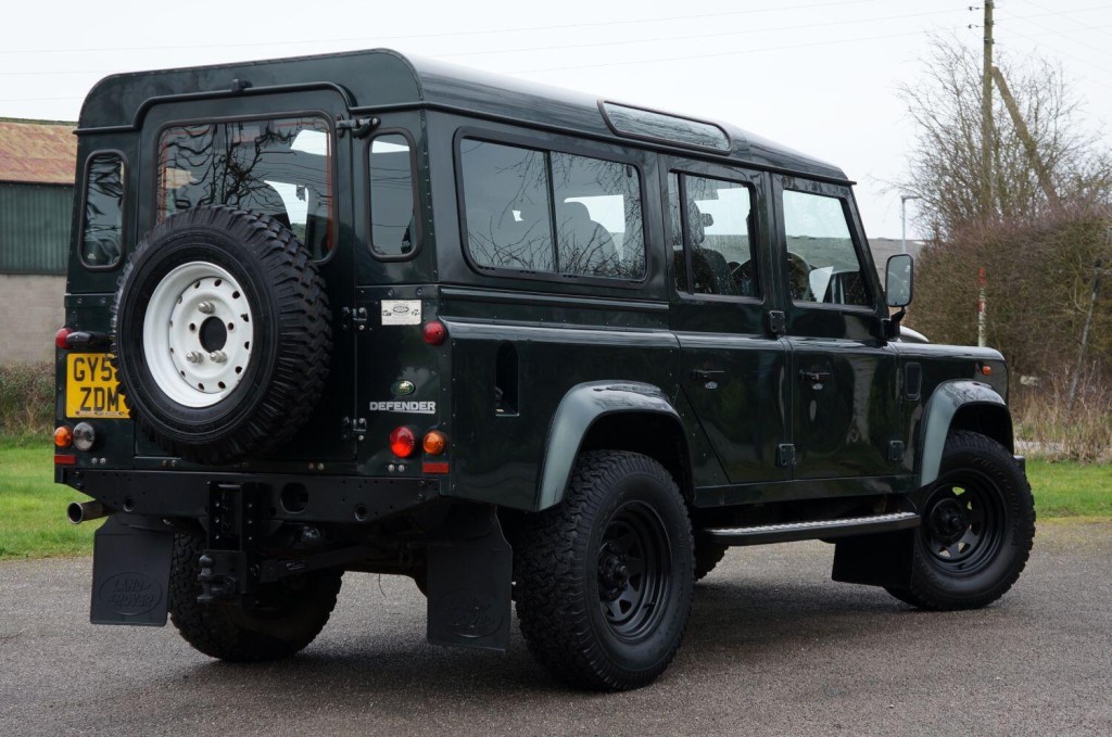 LAND ROVER DEFENDER