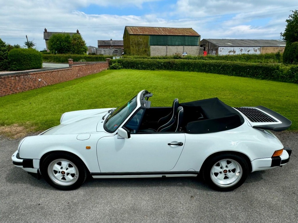 PORSCHE 911 CLASSIC