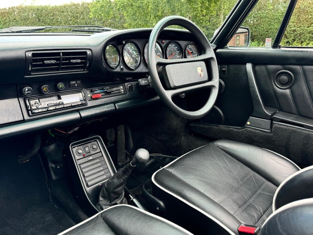 PORSCHE 911 CLASSIC
