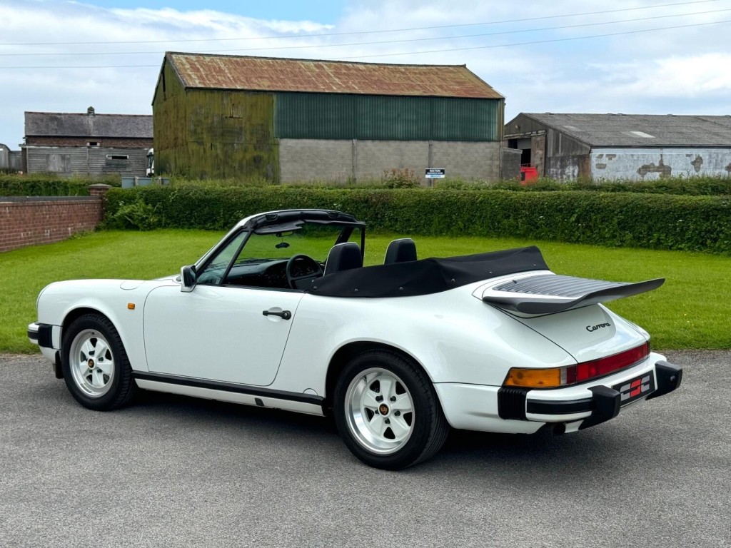 PORSCHE 911 CLASSIC