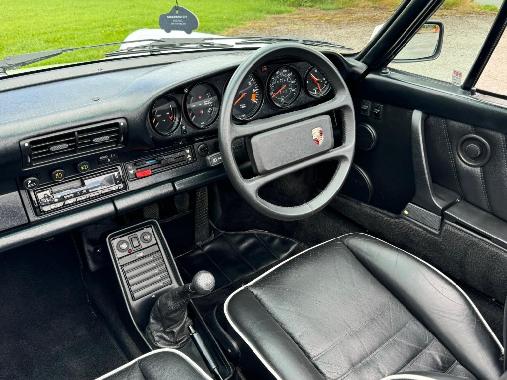 PORSCHE 911 CLASSIC