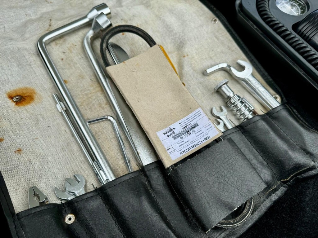 PORSCHE 911 CLASSIC