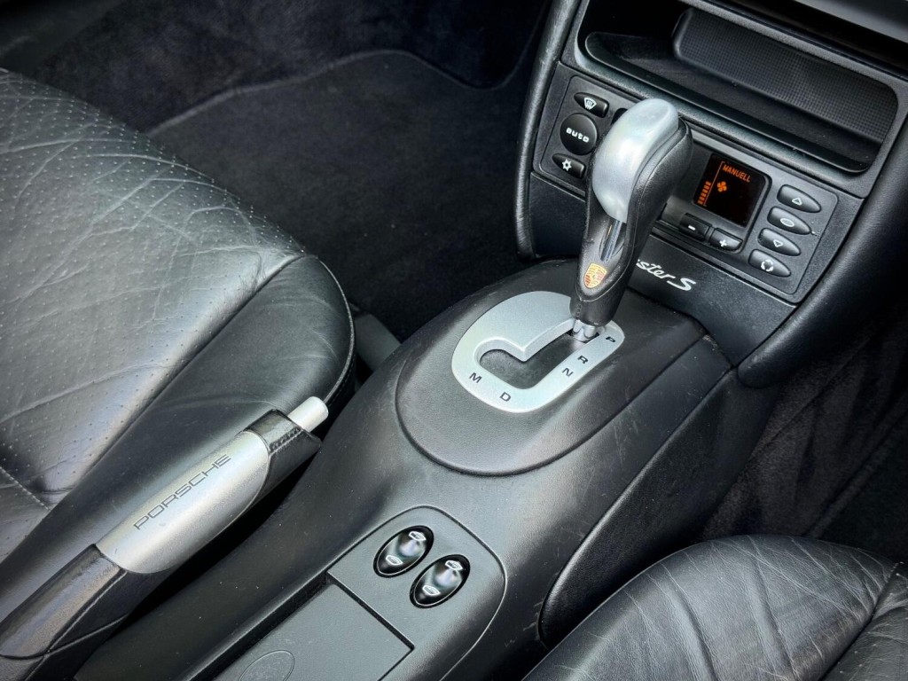 PORSCHE BOXSTER