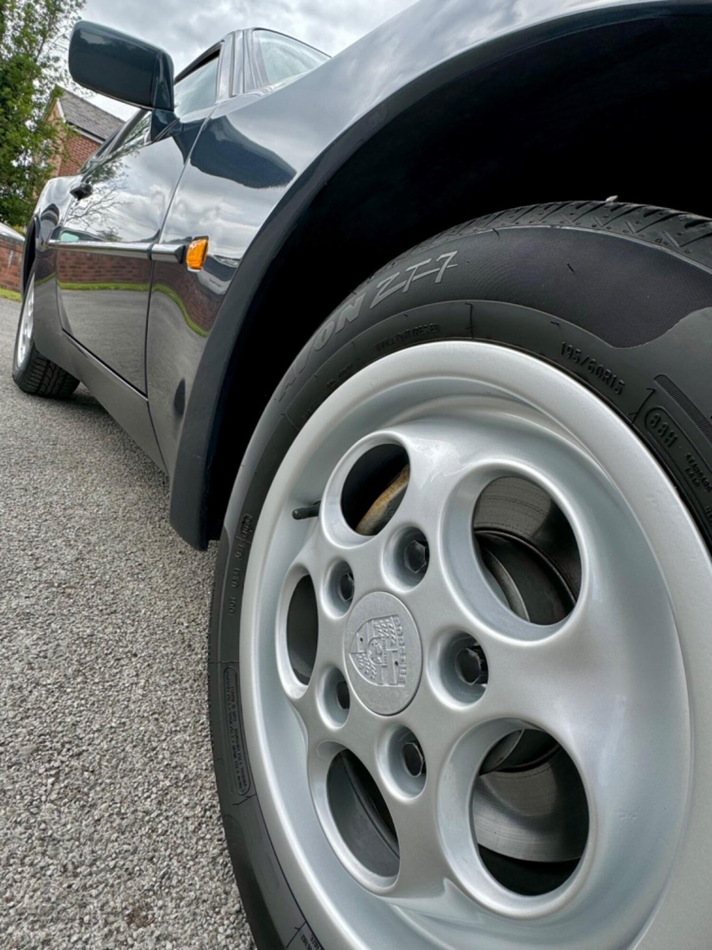 PORSCHE 944