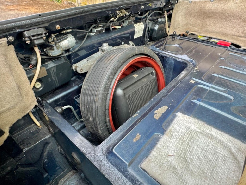 PORSCHE 944