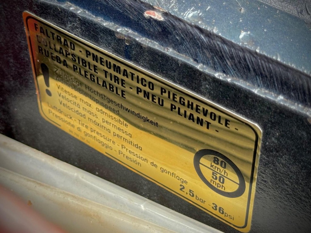 PORSCHE 944