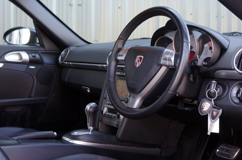 PORSCHE CAYMAN