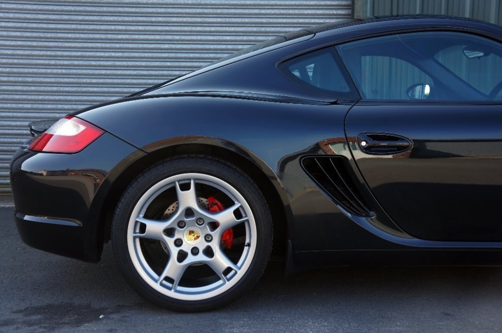 PORSCHE CAYMAN