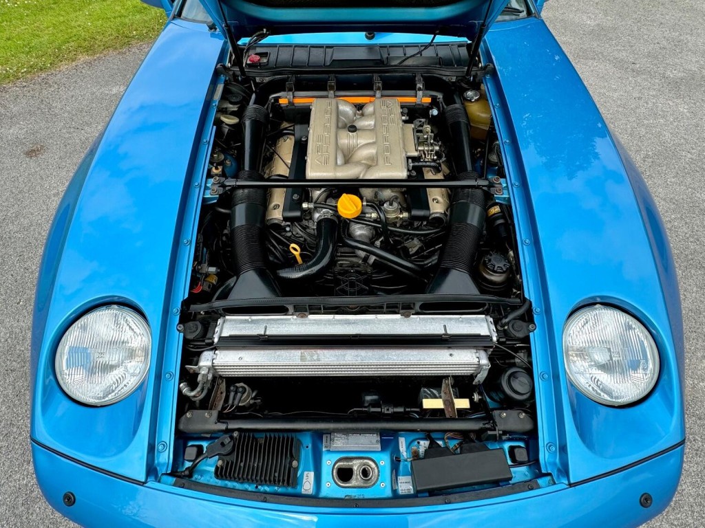 PORSCHE 928