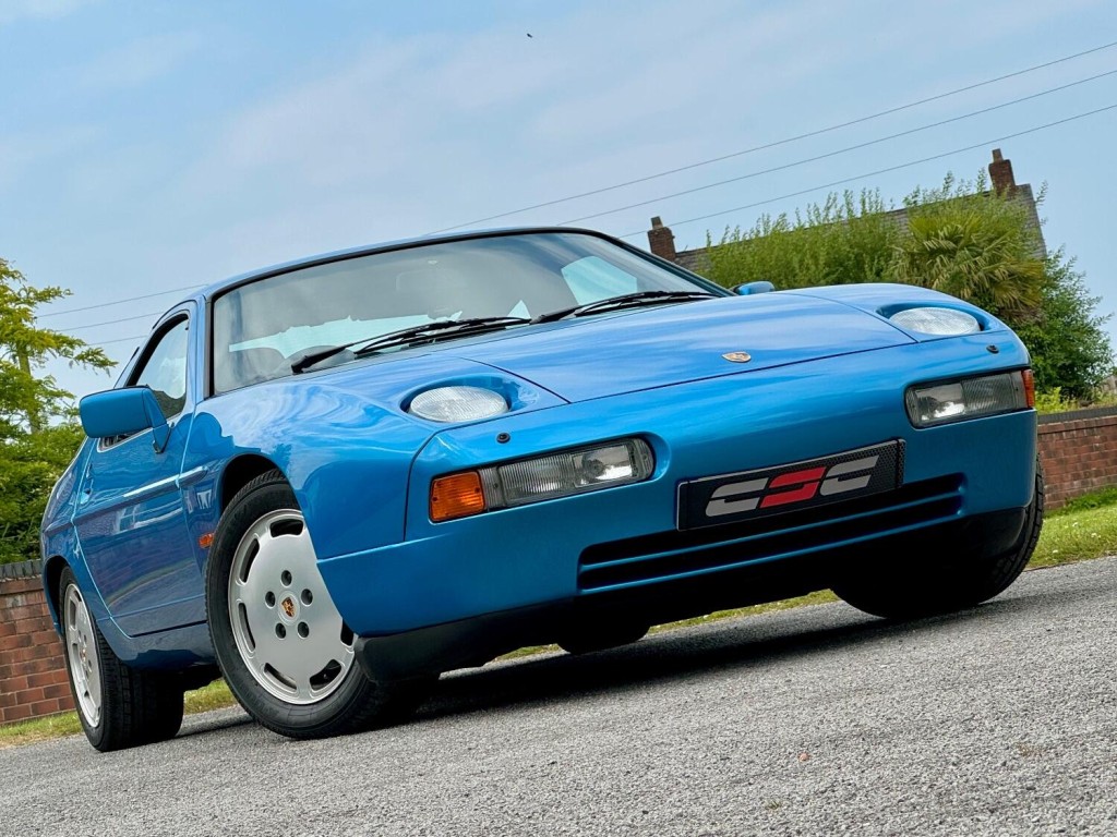 PORSCHE 928