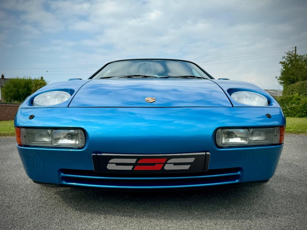 PORSCHE 928