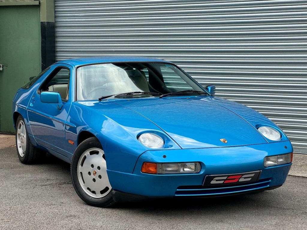 PORSCHE 928