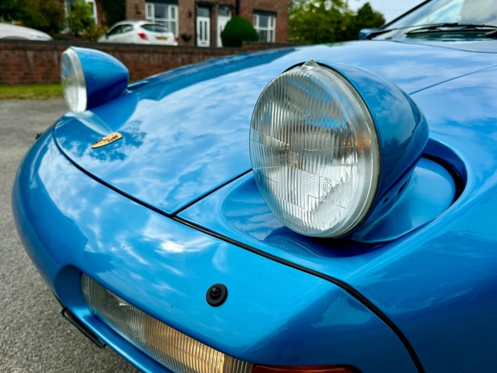 PORSCHE 928