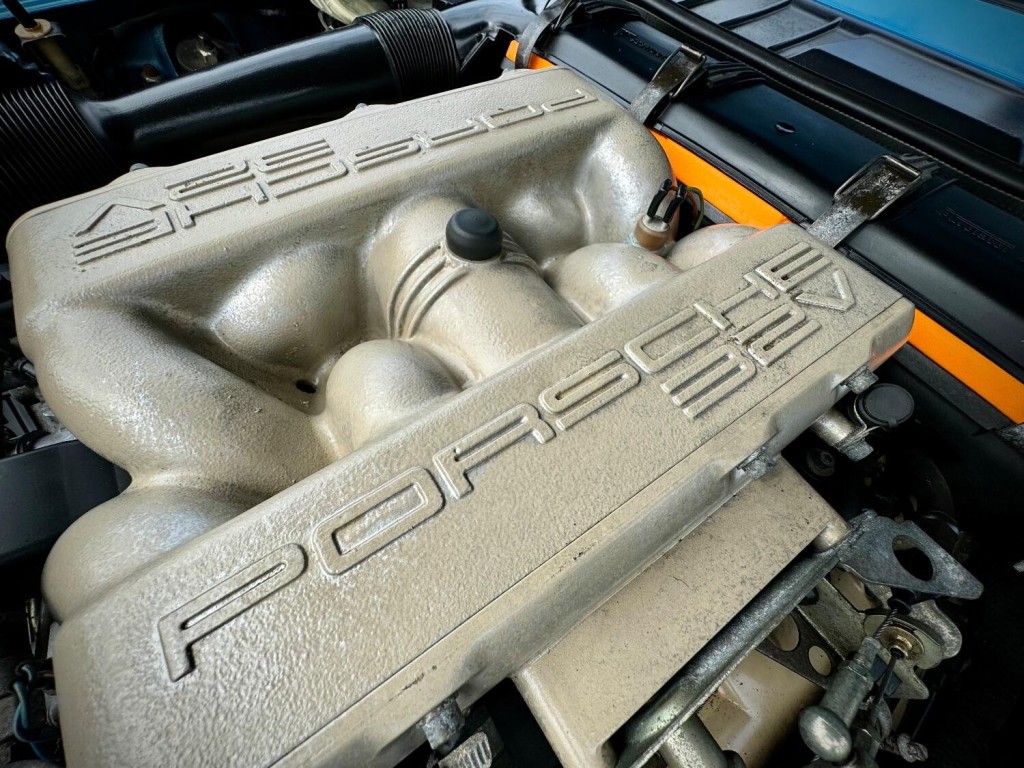 PORSCHE 928