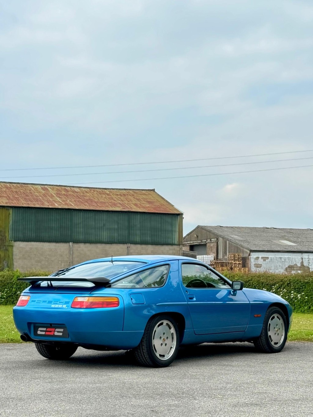 PORSCHE 928