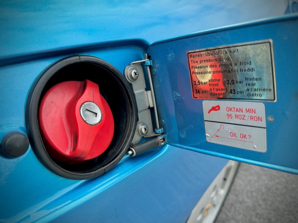 PORSCHE 928