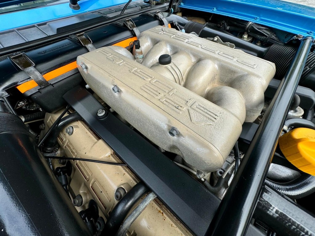 PORSCHE 928