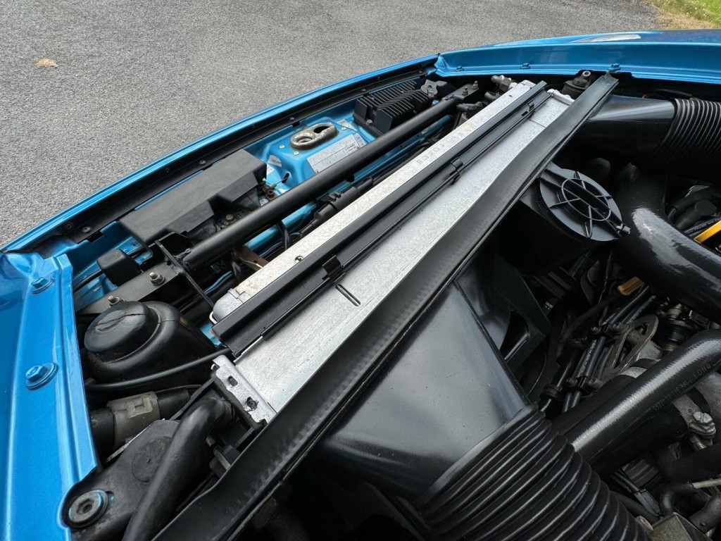 PORSCHE 928