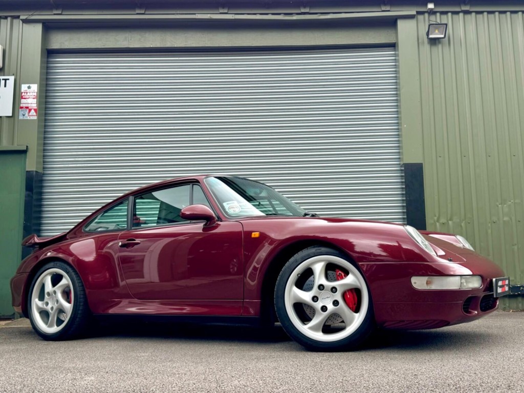 PORSCHE 911