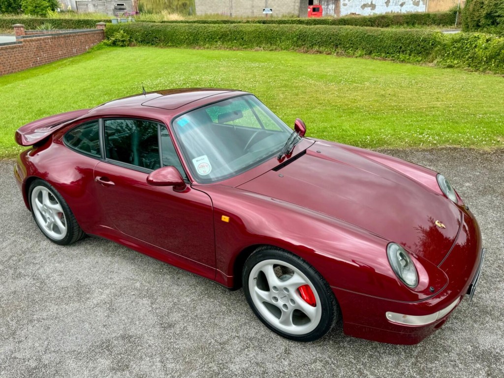 PORSCHE 911