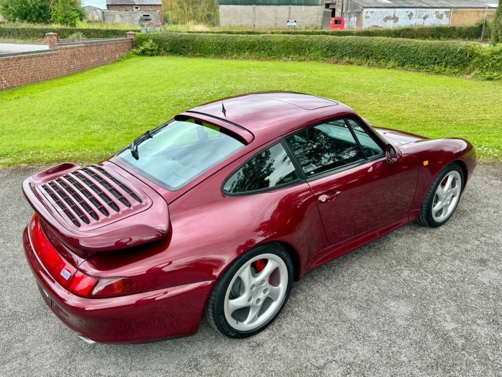 PORSCHE 911