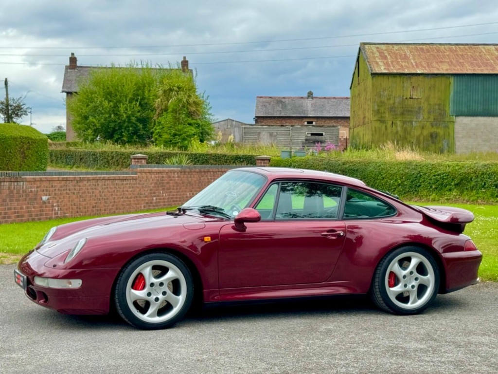 PORSCHE 911