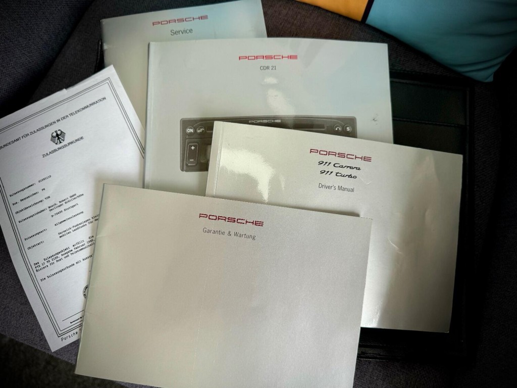 PORSCHE 911