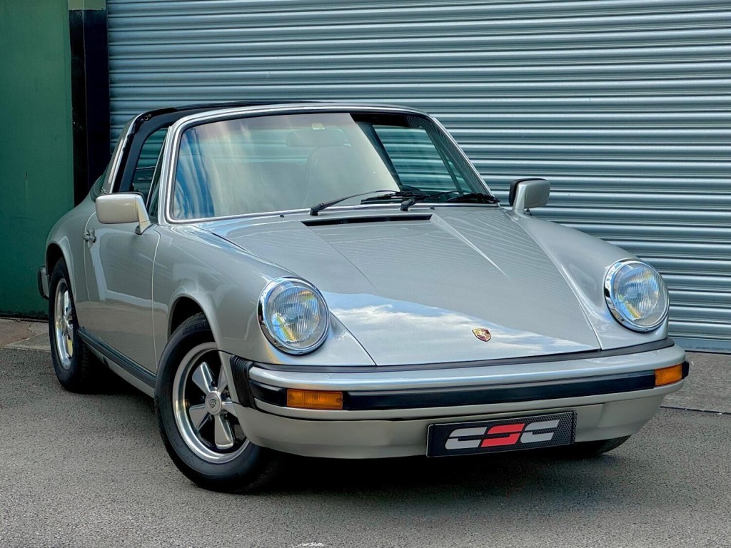 PORSCHE 911