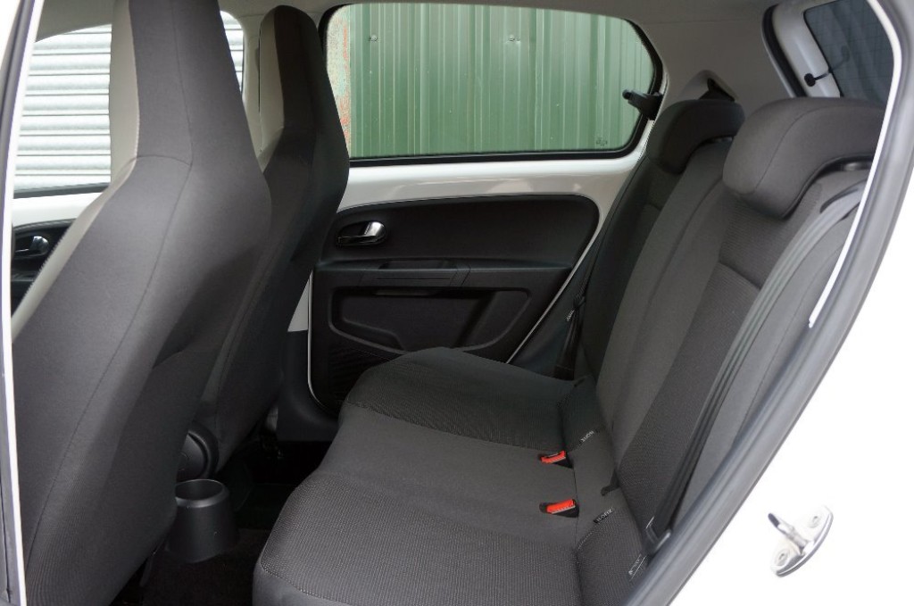 VOLKSWAGEN UP
